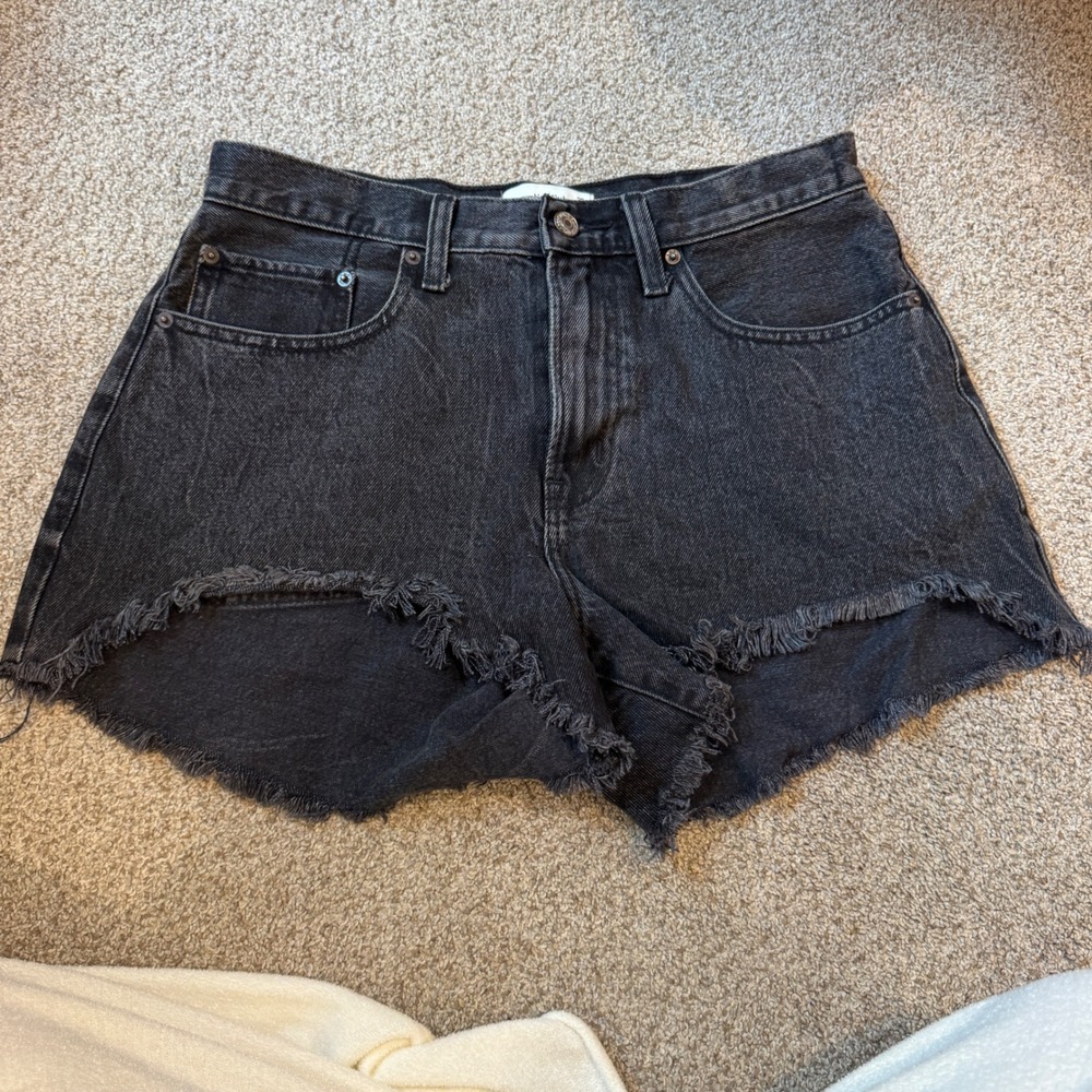 Abercrombie & Fitch Curve Love Mid Rise Boyfriend Shorts Black Denim 28 6 Hem